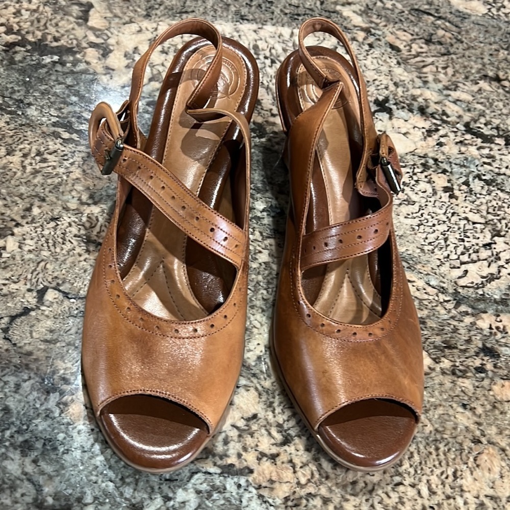 Nurture Heels - Picture 2 of 8